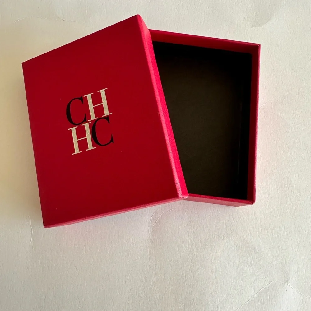 Carolina Herrera Double Wrap Around Leather
Bracelet - Picture 8 of 10